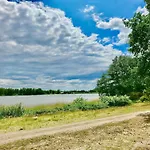 Finnhuette-seeblick-an-der-elbe Lenzen